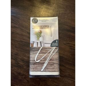 Roommates wall‎ sticker